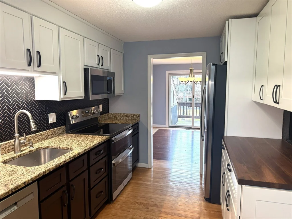 2 bed, 2 bath apartment for rent at 49 Brickett Hill Circle Unit 49, Haverhill — photo 3 of 30