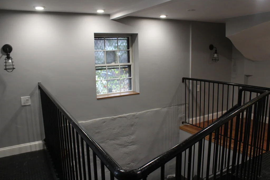 Studio bed, 1 bath apartment for rent at 49 Brimmer St Unit 10, Beacon Hill — photo 7 of 11