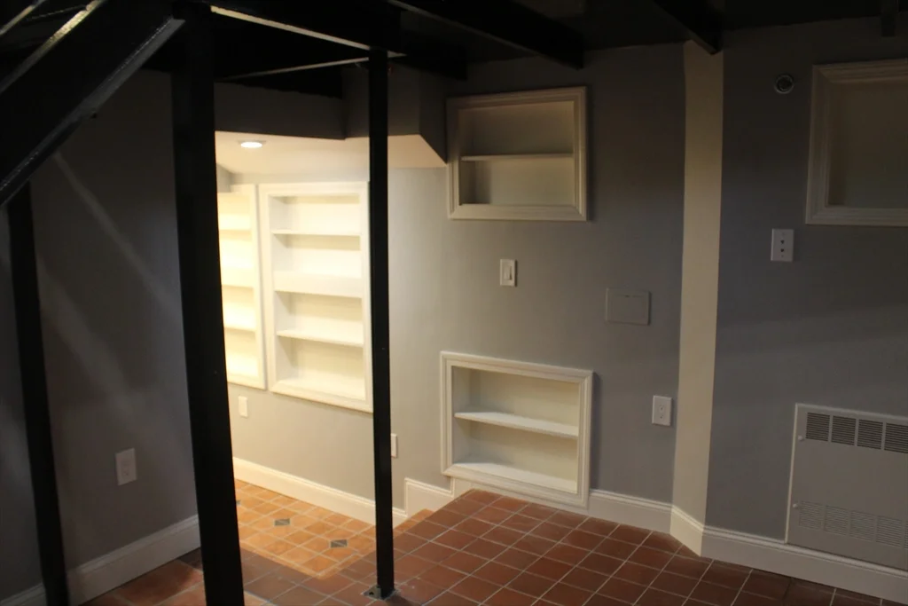 Studio bed, 1 bath apartment for rent at 49 Brimmer St Unit 10, Beacon Hill — photo 3 of 11