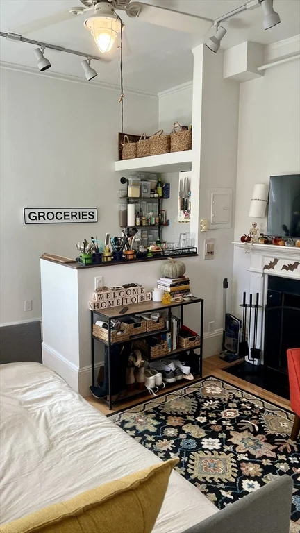 Studio bed, 1 bath apartment for rent at 49 Brimmer St Unit 5A, Beacon Hill — photo 4 of 7