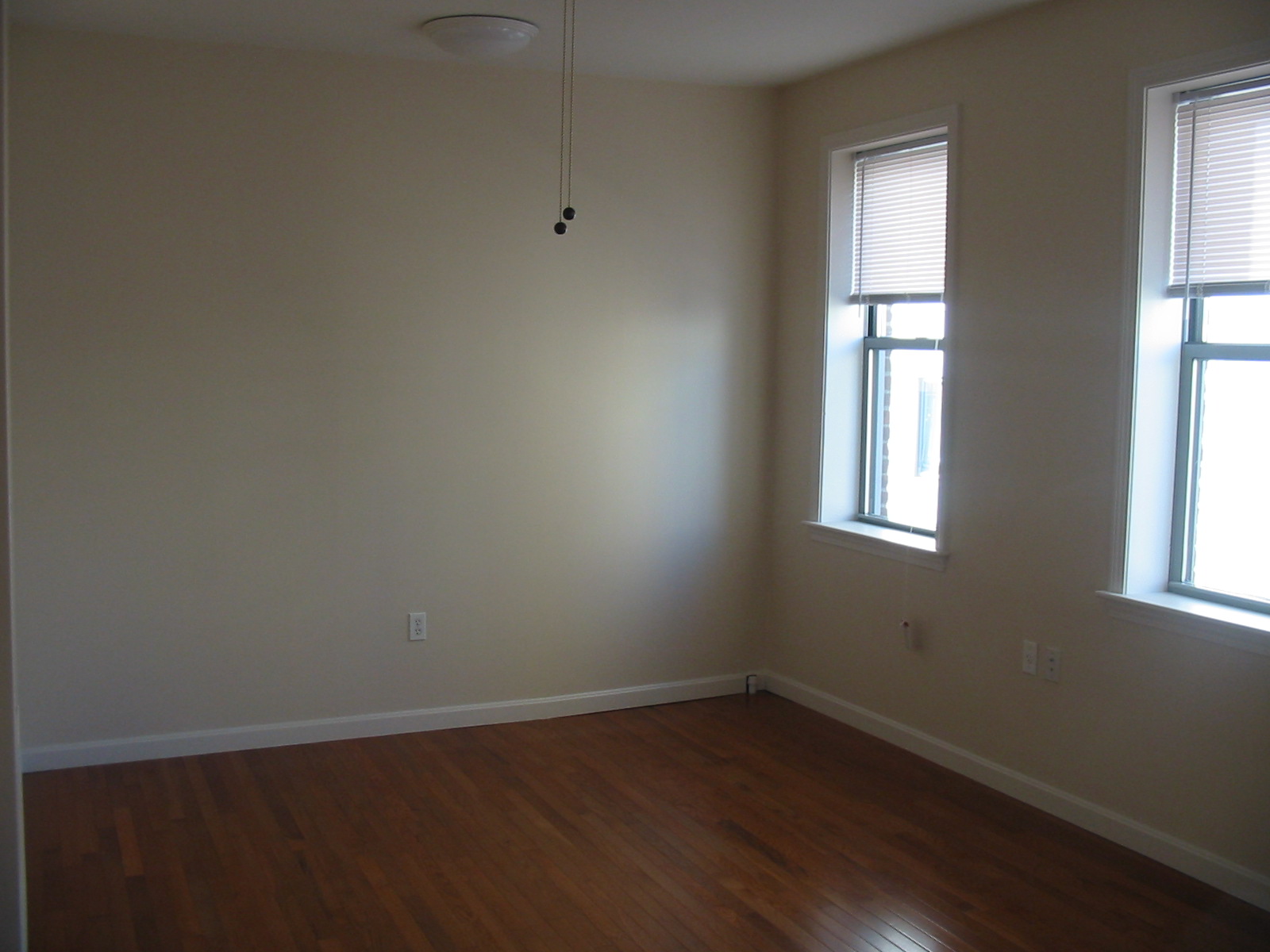 Studio bed, 1 bath apartment for rent at 49 Burbank St Unit 12, Fenway — photo 2 of 8