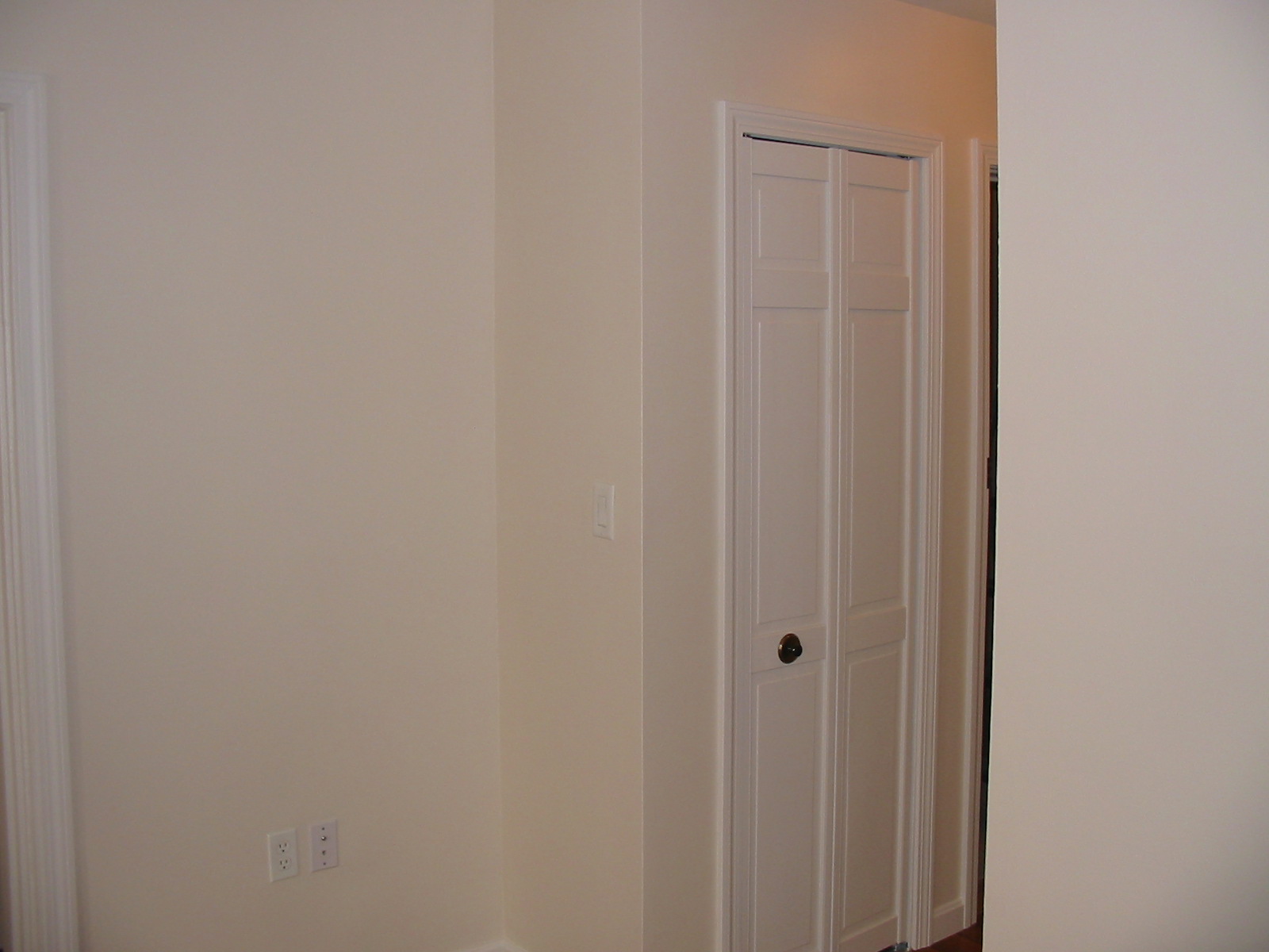 Studio bed, 1 bath apartment for rent at 49 Burbank St Unit 12, Fenway — photo 4 of 8