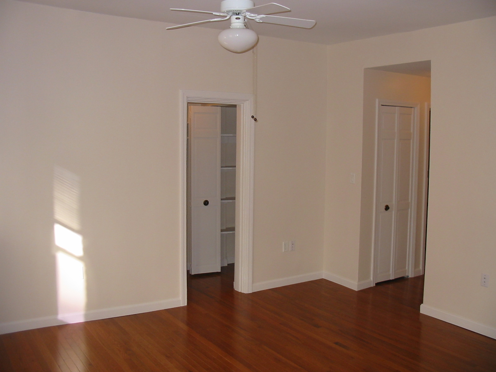 Studio bed, 1 bath apartment for rent at 49 Burbank St Unit 12, Fenway — photo 3 of 8