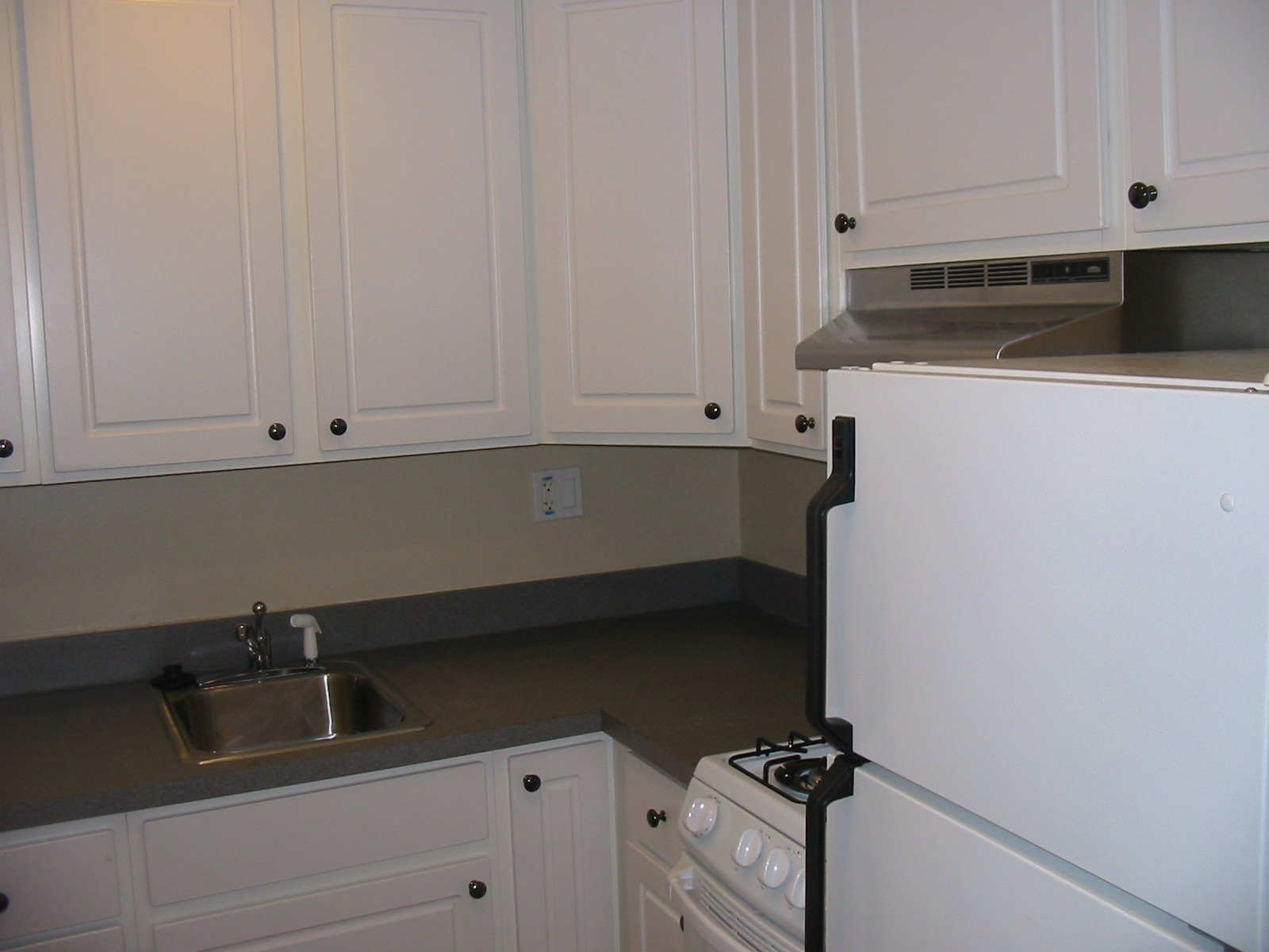 Studio bed, 1 bath apartment for rent at 49 Burbank St Unit 12, Fenway — photo 7 of 8