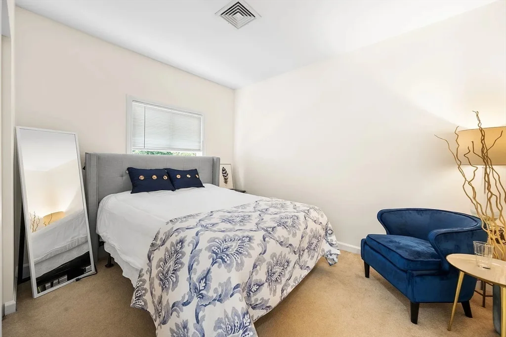 2 bed, 1 bath apartment for rent at 49 Cedar St Unit 2 Rear, Roxbury — photo 8 of 11
