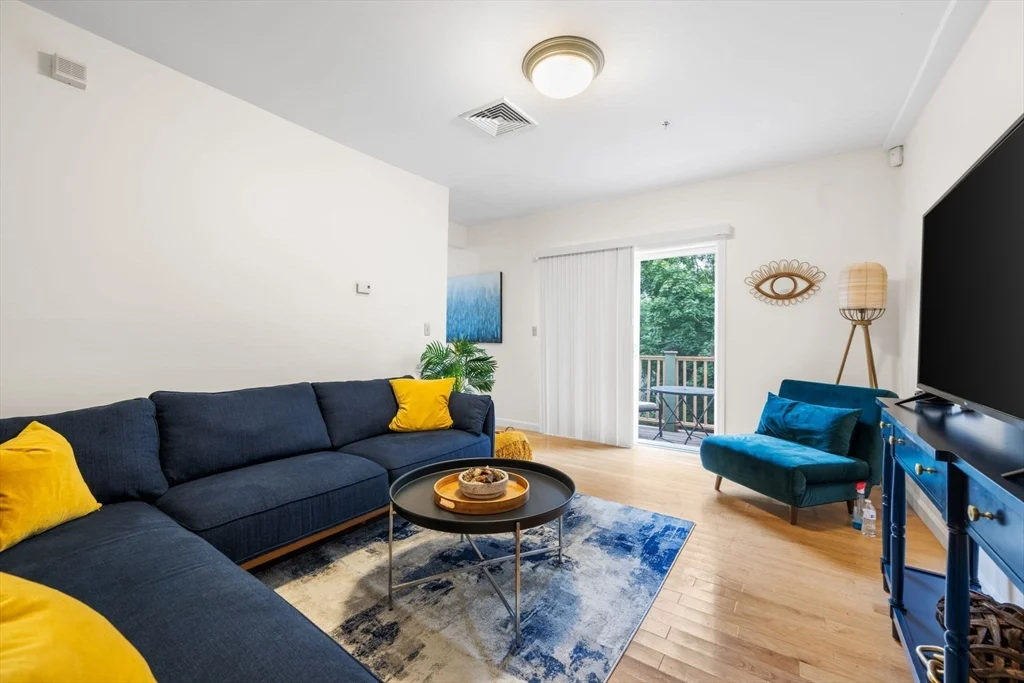 2 bed, 1 bath apartment for rent at 49 Cedar St Unit 3, Roxbury — photo 4 of 16