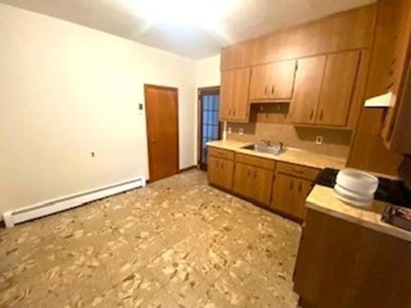 1 bed, 1 bath apartment for rent at 49 Central Ave Unit 1R, Revere — photo 7 of 13