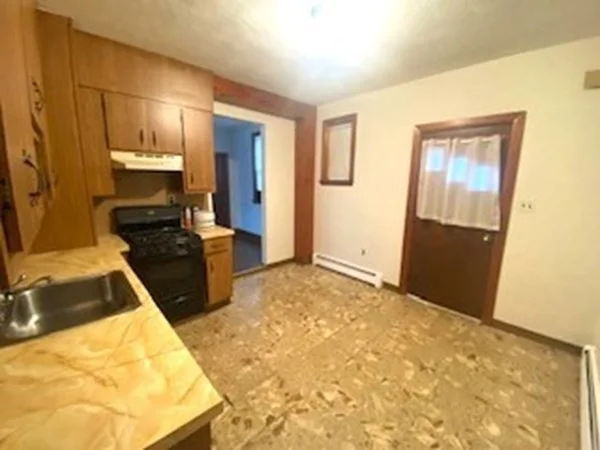 1 bed, 1 bath apartment for rent at 49 Central Ave Unit 1R, Revere — photo 5 of 13