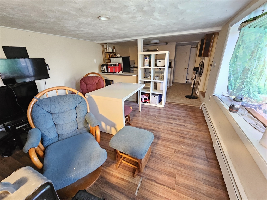 1 bed, 1 bath apartment for rent at 49 Central St Unit B, Holliston — photo 2 of 5
