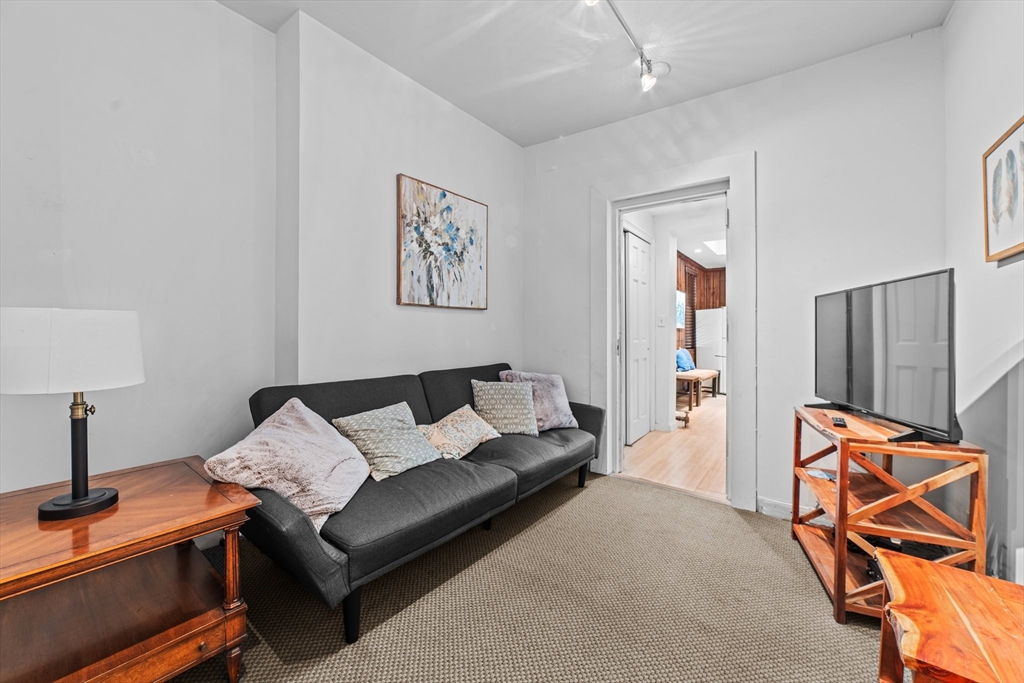 1 bed, 1 bath apartment for rent at 49 Charles St Unit 1, Beacon Hill — photo 10 of 15