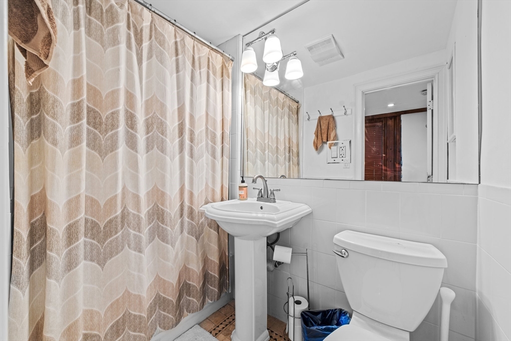 1 bed, 1 bath apartment for rent at 49 Charles St Unit 1, Beacon Hill — photo 8 of 15