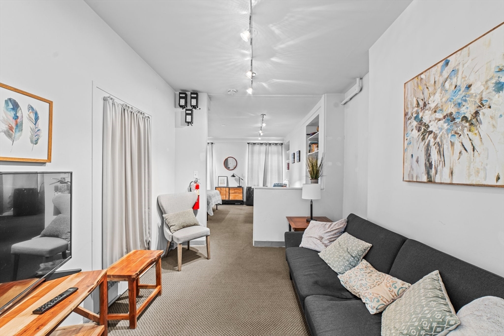 1 bed, 1 bath apartment for rent at 49 Charles St Unit 1, Beacon Hill — photo 9 of 15