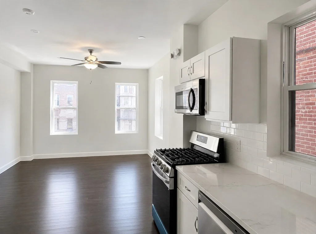 2 bed, 1 bath apartment for rent at 49 Charter St Unit 2, North End — photo 1 of 5