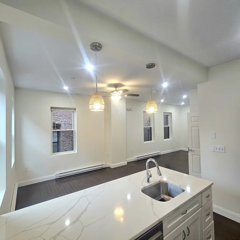2 bed, 1 bath apartment for rent at 49 Charter St Unit 4, North End — photo 5 of 9