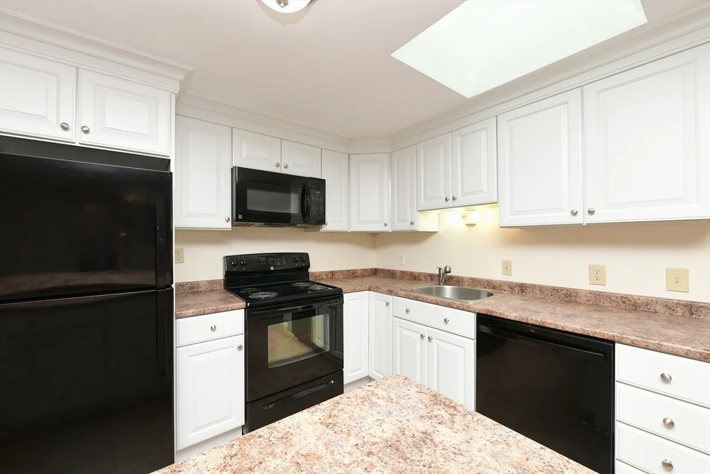 3 bed, 3 bath apartment for rent at 49 Chase Rd, East Sandwich — photo 6 of 41