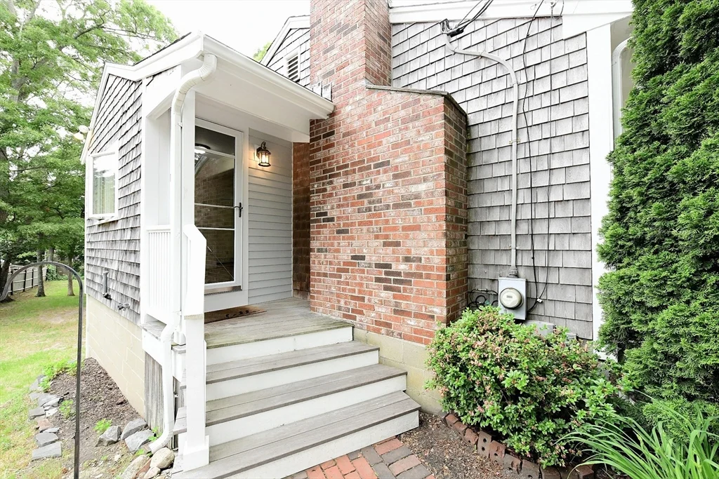 3 bed, 3 bath apartment for rent at 49 Chase Rd, East Sandwich — photo 3 of 41