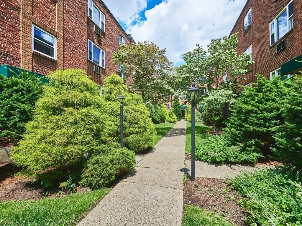 1 bed, 1 bath apartment for rent at 49 Colborne Rd Unit 5, Brighton — photo 12 of 14