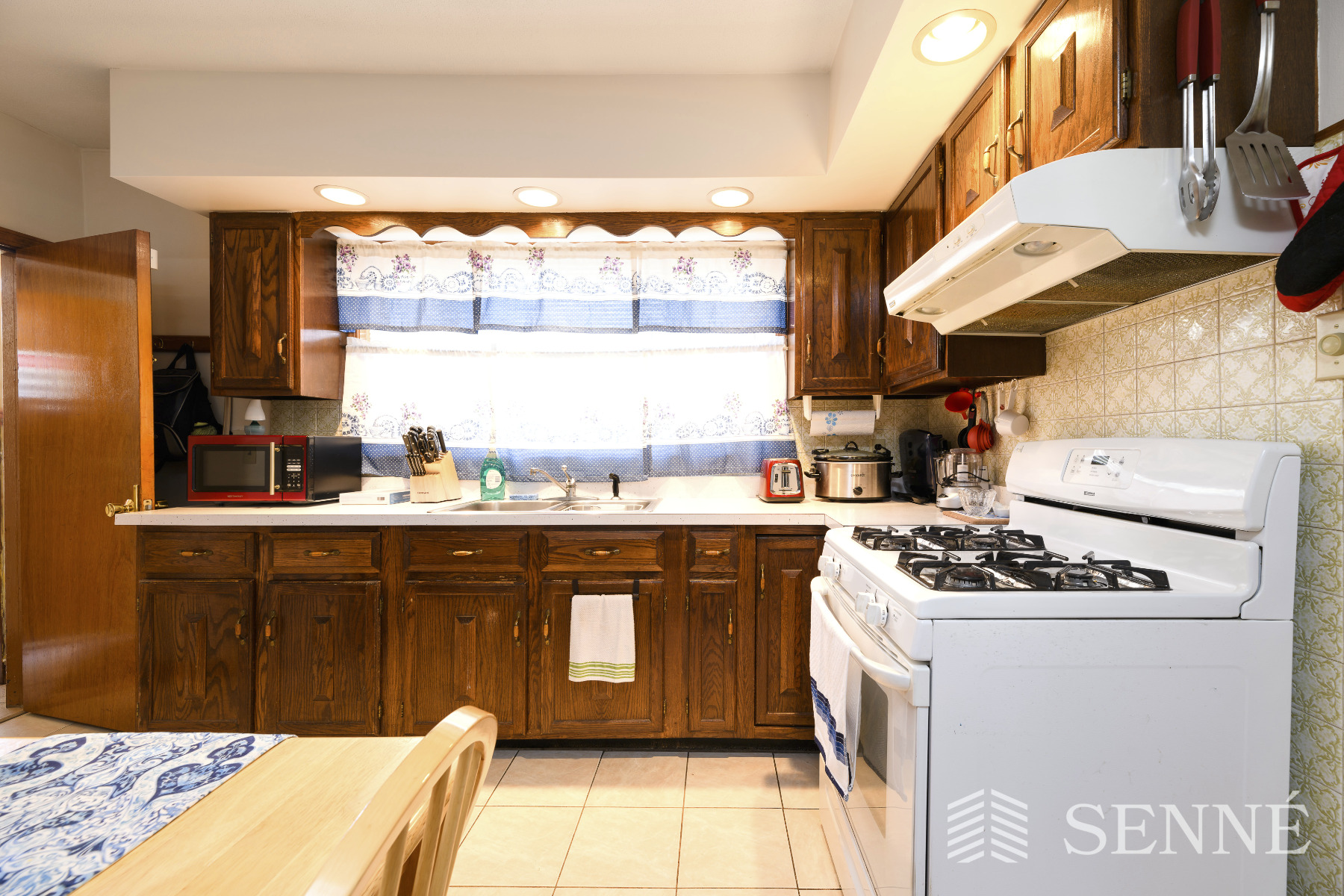 1 bed, 1 bath apartment for rent at 49 Concord Ave Unit 1, Ward Two — photo 2 of 8