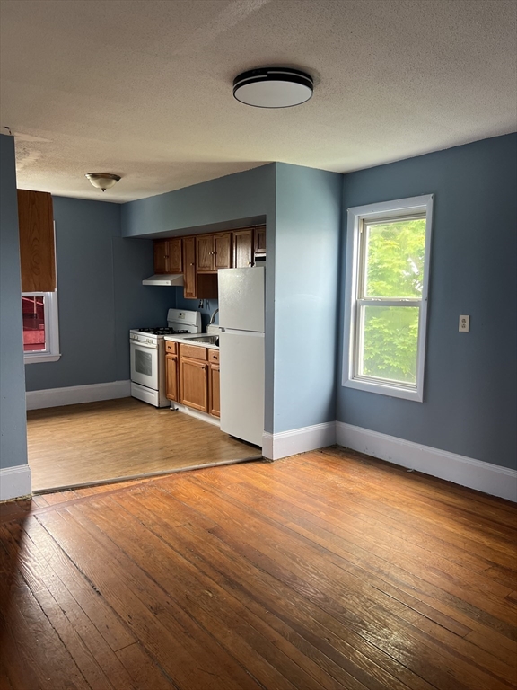3 bed, 2 bath apartment for rent at 49 Division St Unit 3, South End — photo 3 of 9