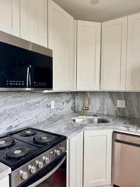 2 bed, 1 bath apartment for rent at 49 Elm St Unit 3, Charlestown