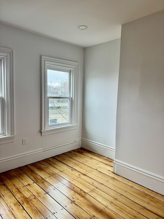 2 bed, 1 bath apartment for rent at 49 Elm St Unit 3, Charlestown — photo 4 of 7