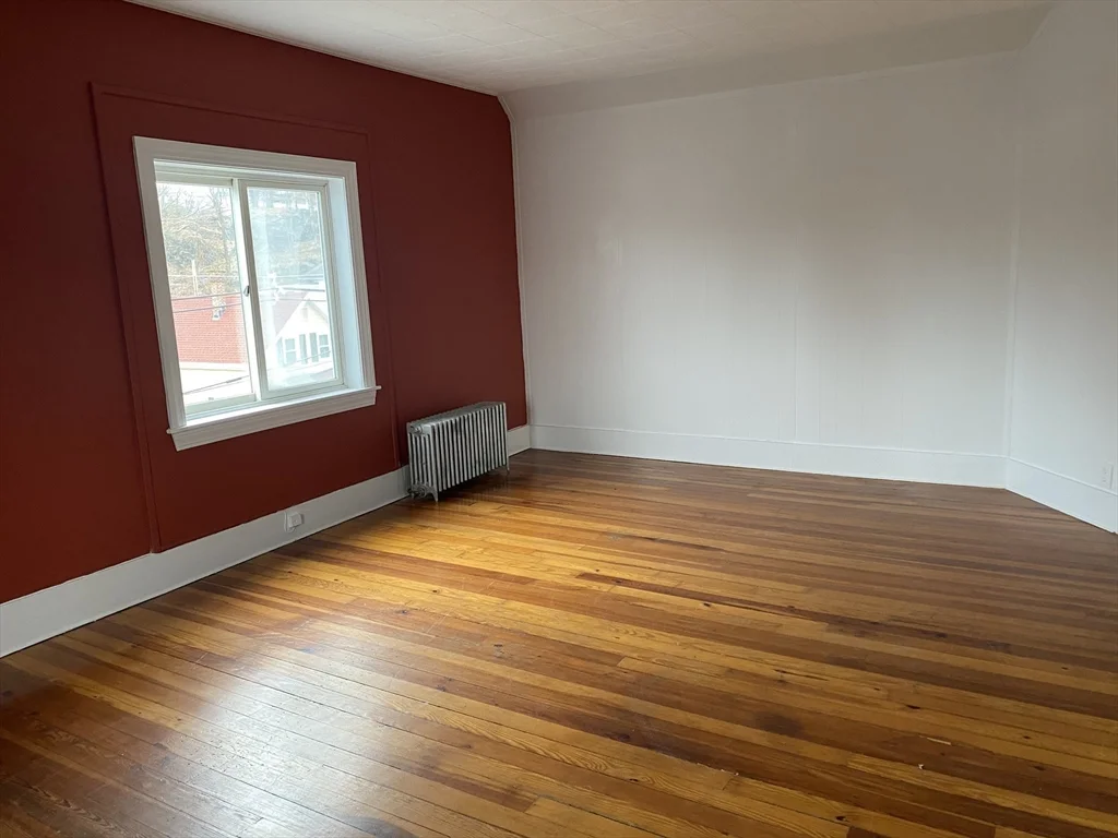 1 bed, 1 bath apartment for rent at 49 Essex St Unit 3, Swampscott — photo 4 of 15