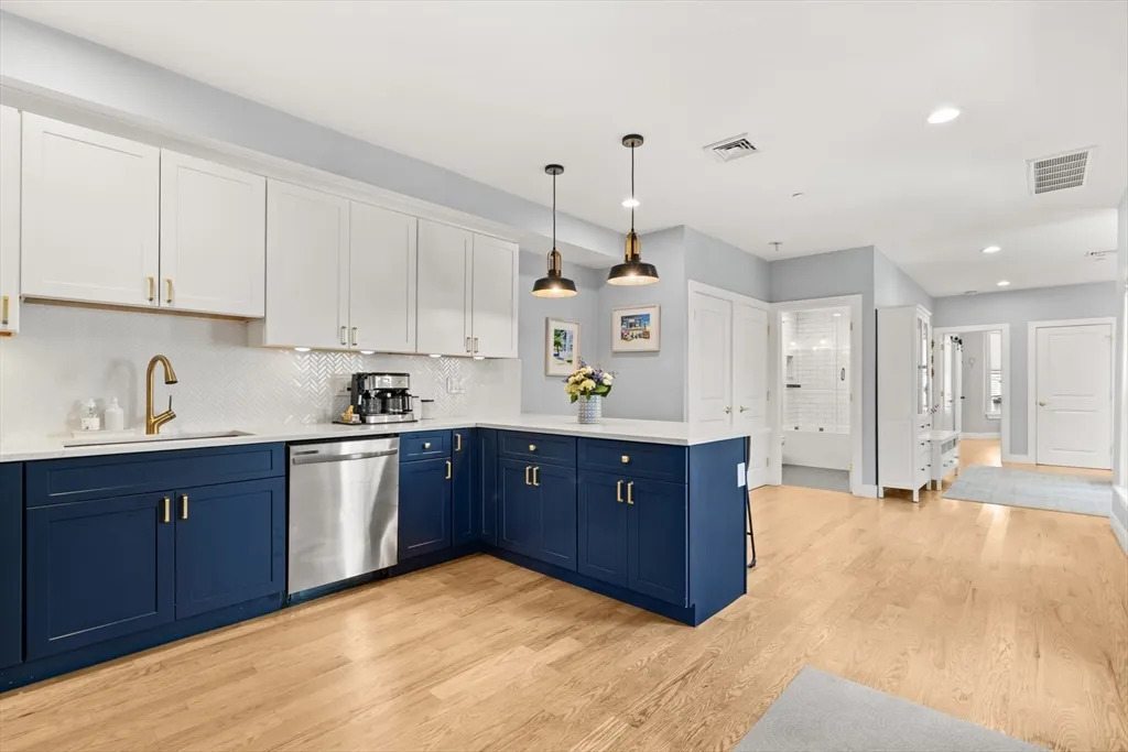 2 bed, 2 bath apartment for rent at 49 Eutaw St Unit 2, Eagle Hill — photo 10 of 31