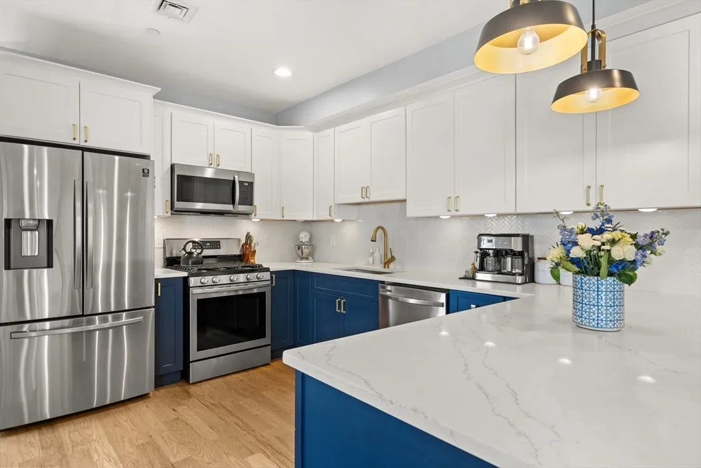 2 bed, 2 bath apartment for rent at 49 Eutaw St Unit 2, Eagle Hill — photo 4 of 31