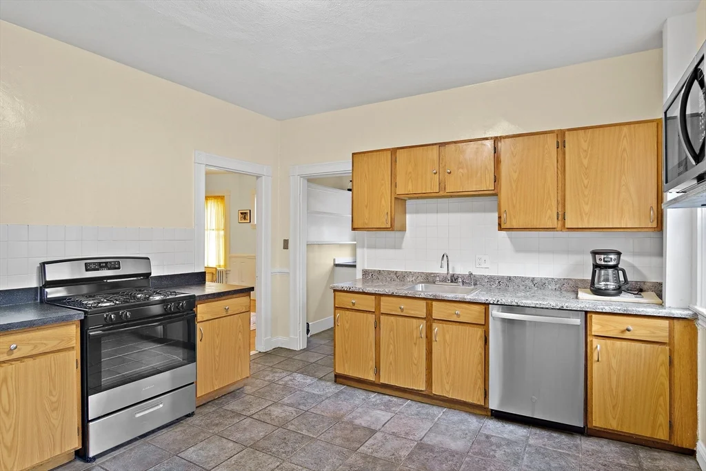 2 bed, 1 bath apartment for rent at 49 Fayston St Unit 1, Dorchester — photo 11 of 23