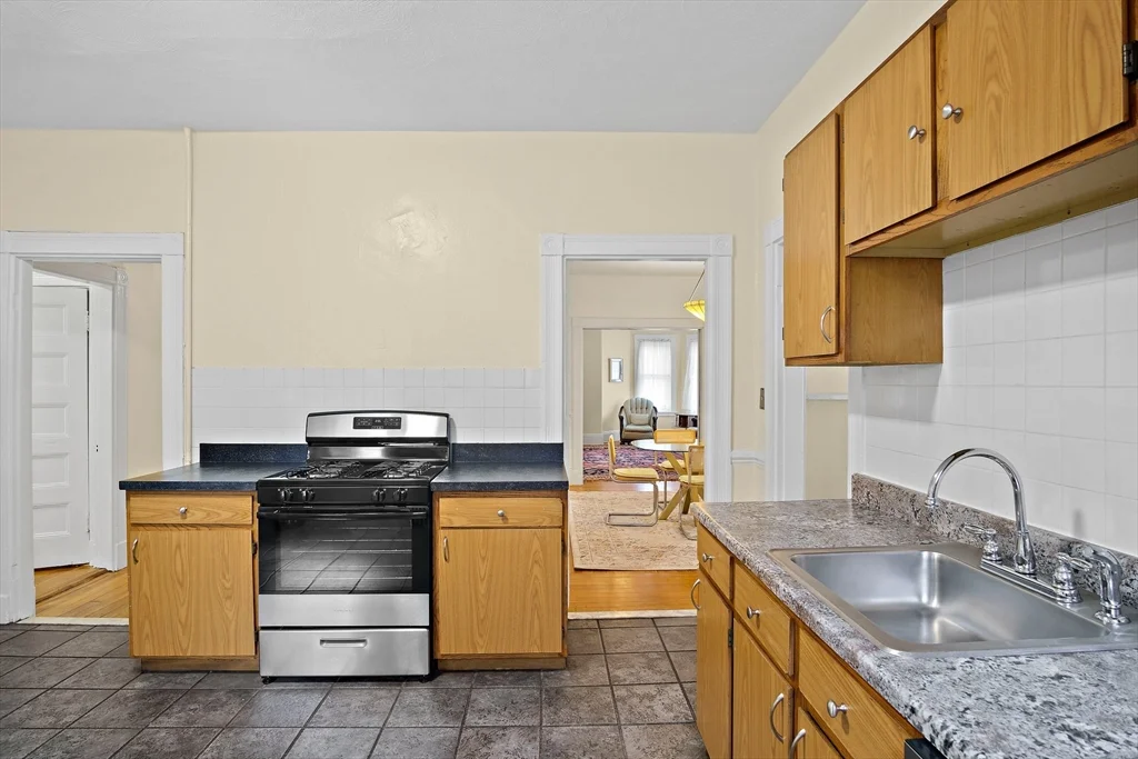2 bed, 1 bath apartment for rent at 49 Fayston St Unit 1, Dorchester — photo 13 of 23