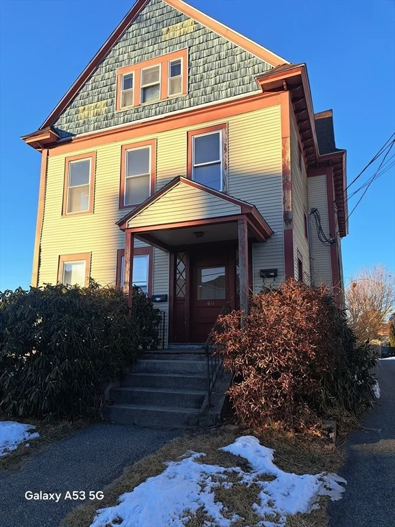 2 bed, 1 bath apartment for rent at 49 Francis St Unit 2, Worcester — photo 3 of 26