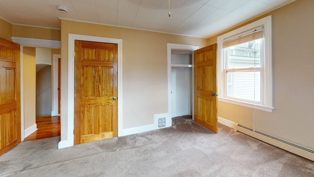 4 bed, 2 bath apartment for rent at 49 Glenwood Unit 2, Magoun Square — photo 9 of 13