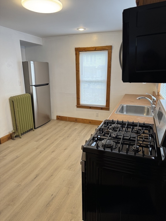 3 bed, 2 bath apartment for rent at 49 Green St Unit 1, Zip 01830 — photo 4 of 23