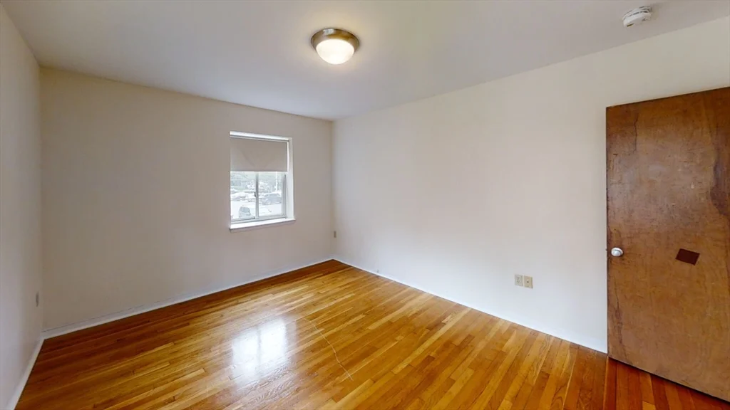 2 bed, 1 bath apartment for rent at 49 Green Unit 5, Coolidge Corner — photo 3 of 12