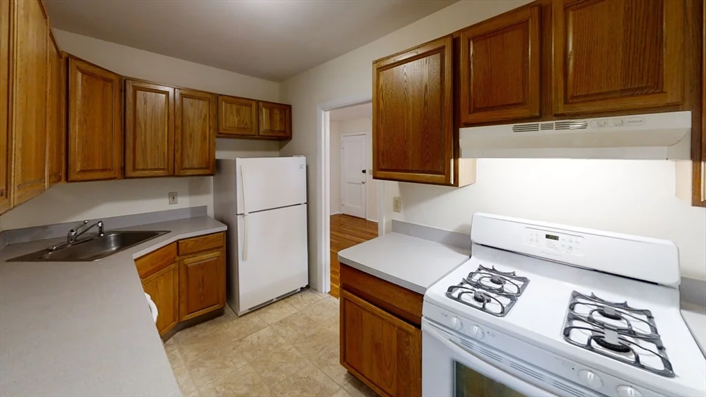 2 bed, 1 bath apartment for rent at 49 Green Unit 5, Coolidge Corner — photo 8 of 12