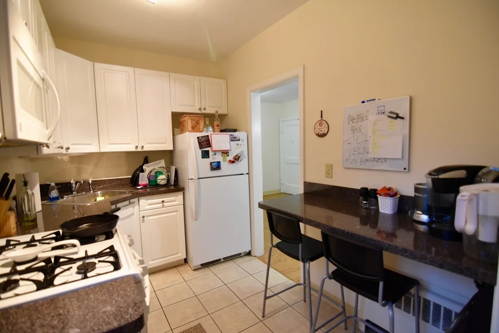 1 bed, 1 bath apartment for rent at 49 Green Unit B1, Coolidge Corner — photo 10 of 15