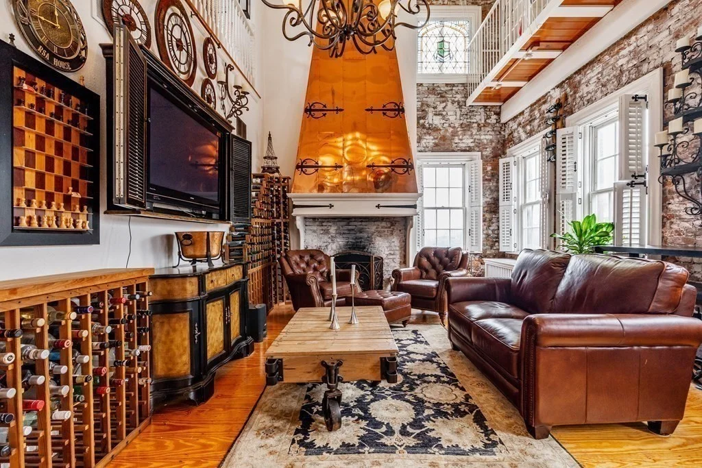 1 bed, 2 bath apartment for rent at 49 Grove St Unit 4, Beacon Hill