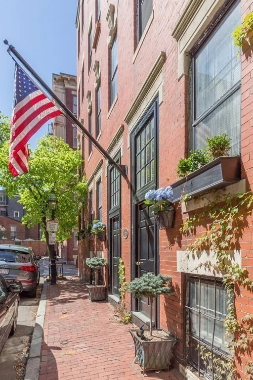 1 bed, 1 bath apartment for rent at 49 Grove St Unit A, Beacon Hill — photo 10 of 11