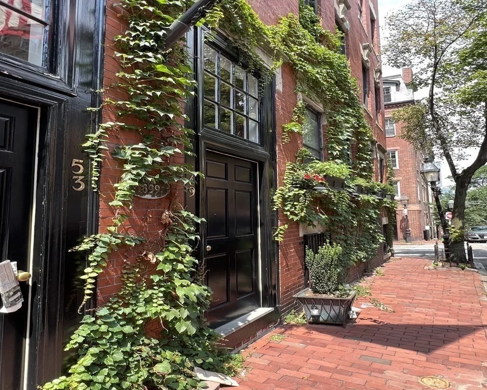 1 bed, 1 bath apartment for rent at 49 Grove St Unit A, Beacon Hill