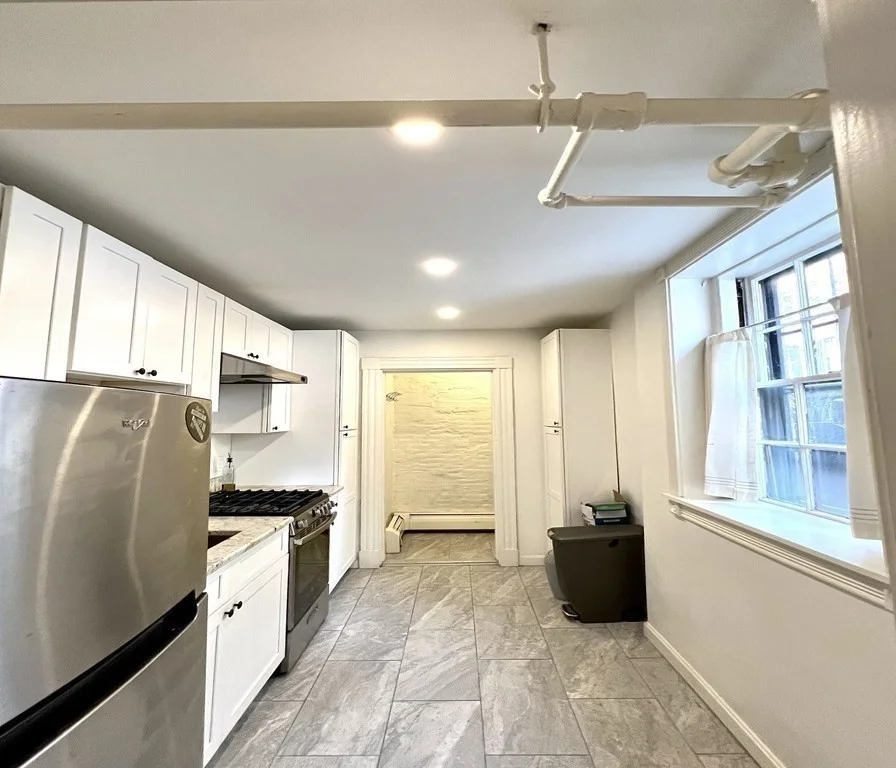 1 bed, 1 bath apartment for rent at 49 Grove St Unit A, Beacon Hill — photo 5 of 11
