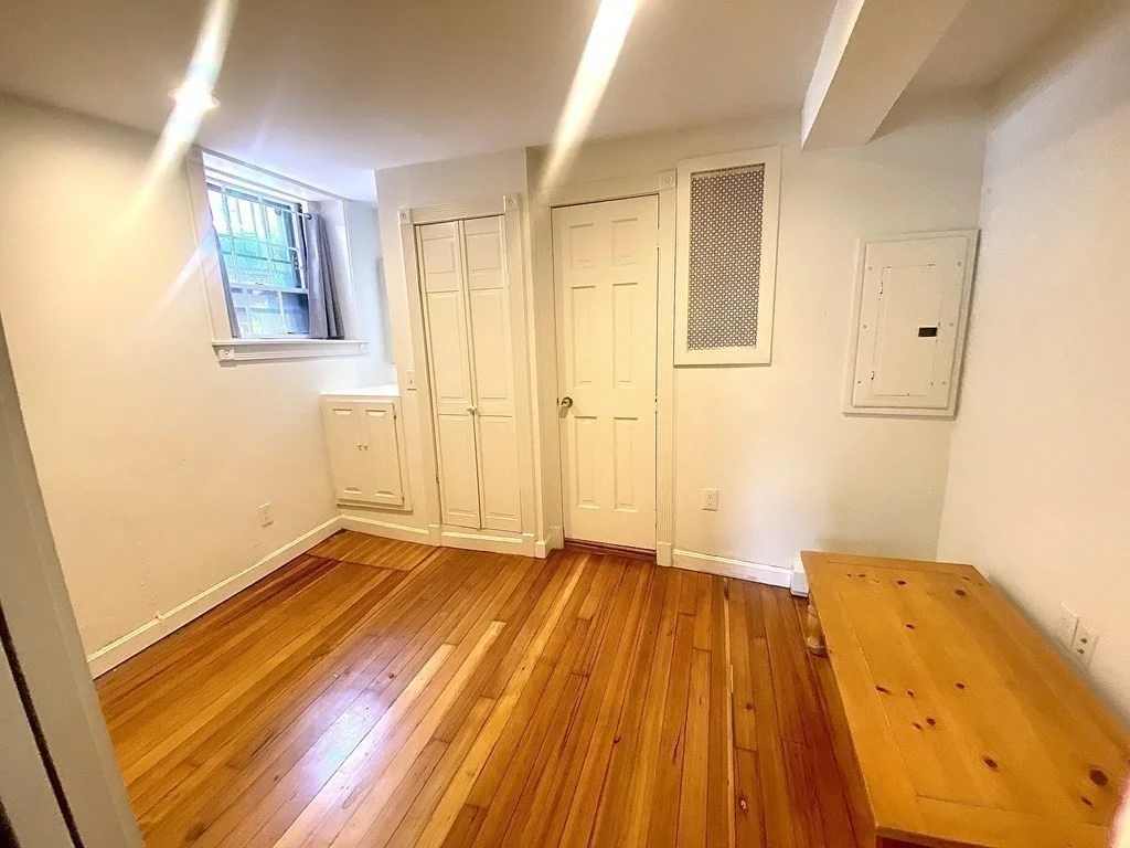 1 bed, 1 bath apartment for rent at 49 Grove St Unit A, Beacon Hill — photo 7 of 11