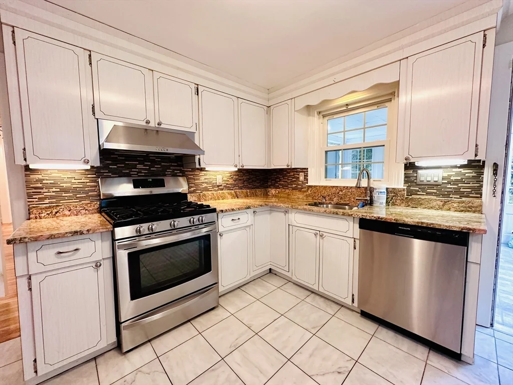 3 bed, 3 bath apartment for rent at 49 Hackensack Rd, Brookline — photo 9 of 27