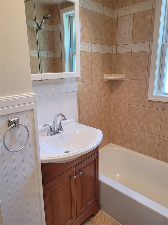 2 bed, 1 bath apartment for rent at 49 Hancock St Unit 2, Chelsea — photo 4 of 13