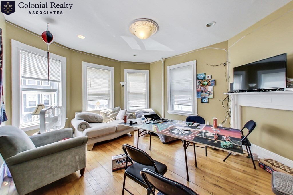 4 bed, 1 bath apartment for rent at 49 Hillside St Unit 47-3, Mission Hill — photo 9 of 36