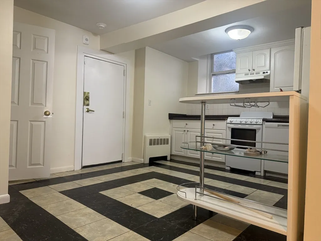 2 bed, 1 bath apartment for rent at 49 Inman St Unit 49-B, Mid Cambridge — photo 2 of 14