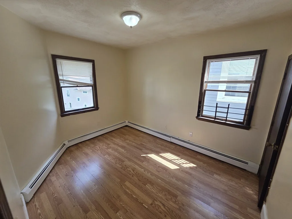 3 bed, 1 bath apartment for rent at 49 Judson Unit 3, Roxbury — photo 6 of 16