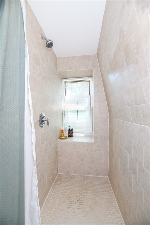 1 bed, 1 bath apartment for rent at 49 Laurel St Unit 6, Ward Two — photo 8 of 9