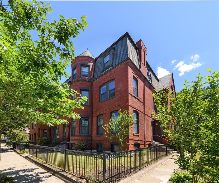 1 bed, 1 bath apartment for rent at 49 Laurel St Unit 6, Ward Two — photo 9 of 9