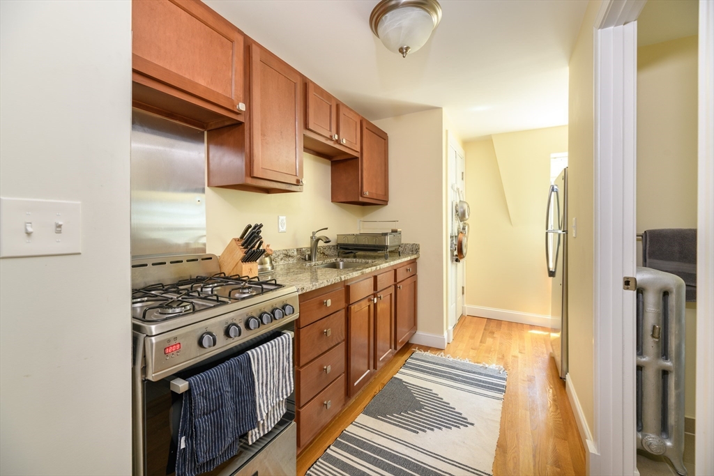 1 bed, 1 bath apartment for rent at 49 Laurel St Unit 6, Ward Two — photo 2 of 9