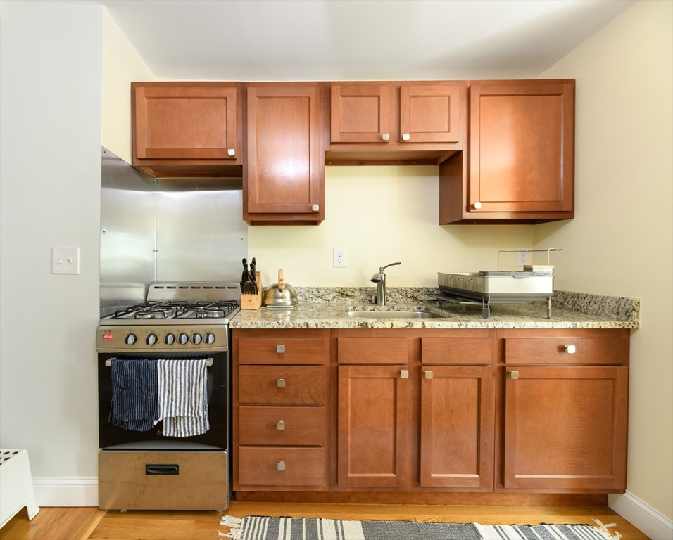 1 bed, 1 bath apartment for rent at 49 Laurel St Unit 6, Ward Two